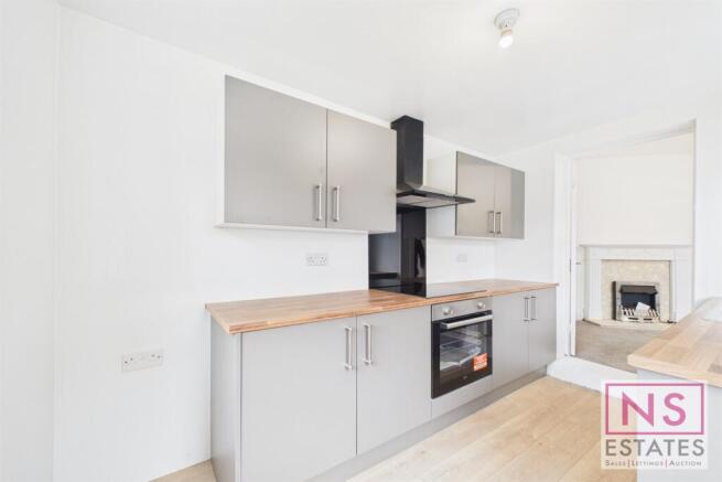 3 bed Terraced for sale Image 9