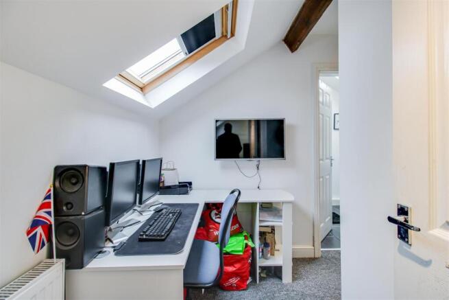 3 bed Semi-Detached for sale Image 10