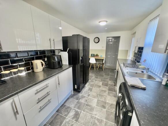 5 bed House of Multiple Occupation for sale Image 4