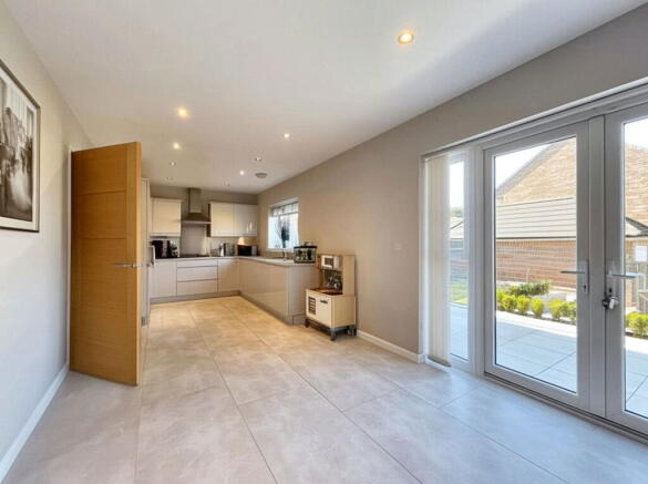4 bed Detached for sale Image 6