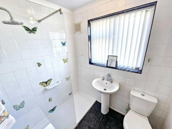 2 bed Semi-Detached Bungalow for sale Image 7