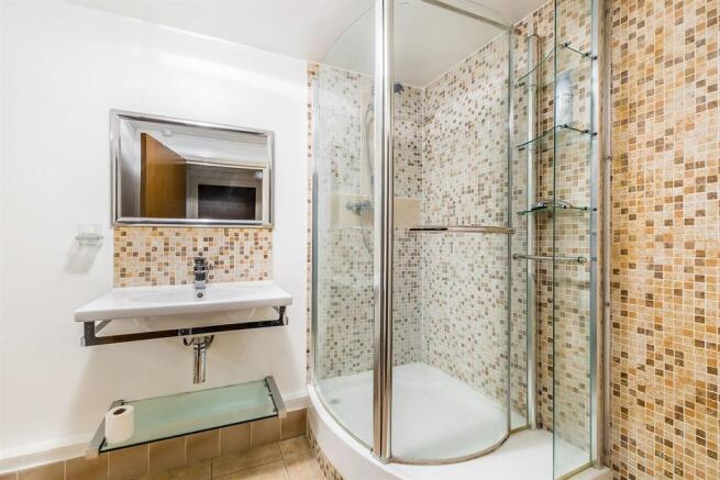 Family Shower Room/ WC