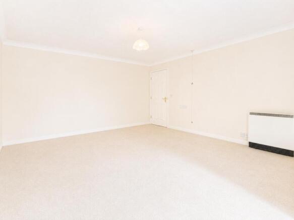 1 bed Retirement Property to rent Image 4