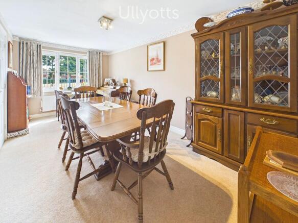 4 bed Terraced for sale Image 5