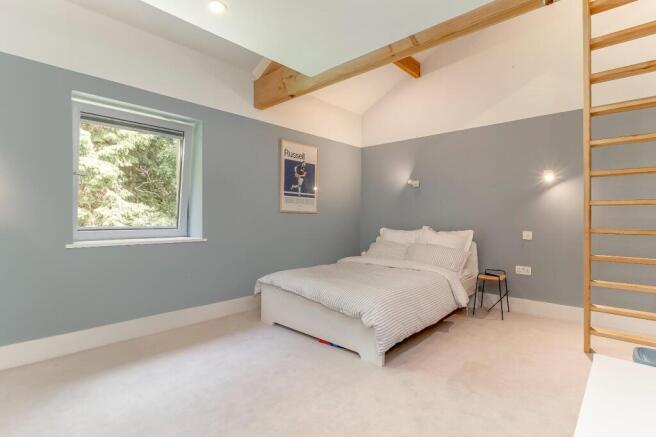 4 bed Barn Conversion for sale Image 11