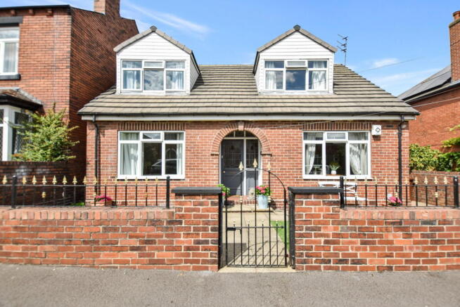 4 bed Detached for sale in wakefield
