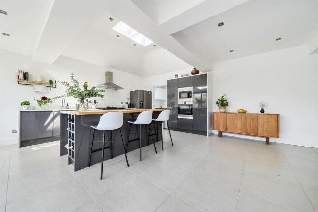 Kitchen 3.jpg