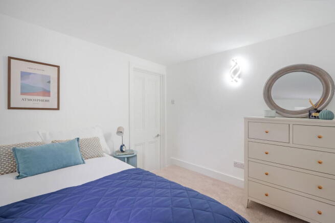 5 bed Terraced for sale Image 11