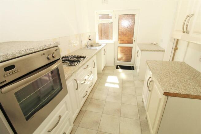 Kitchen2.JPG