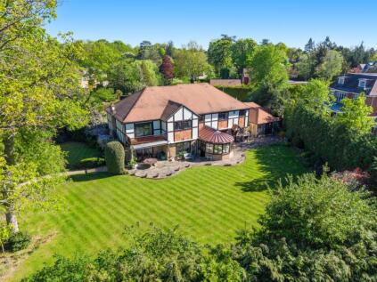 Lakeside Drive, Stoke Poges, Buckinghamshire, SL2