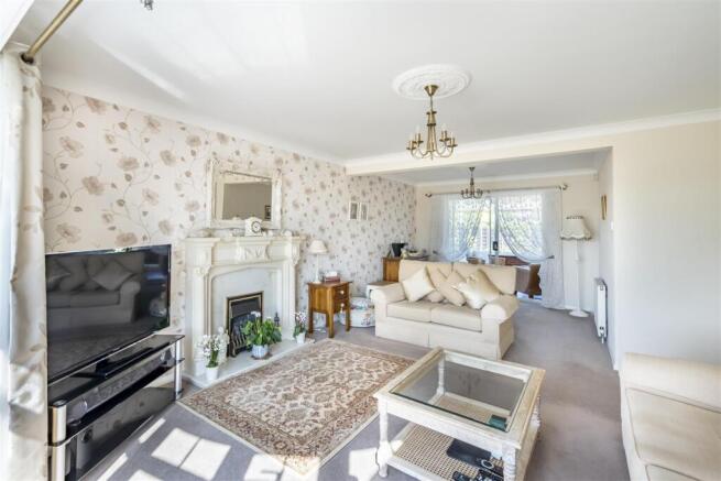 4 bed Detached for sale Image 5