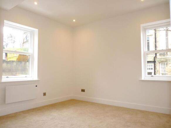 2 bed Flat to rent Image 6