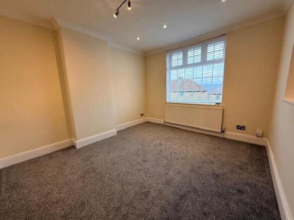 Bedroom 1.jpg