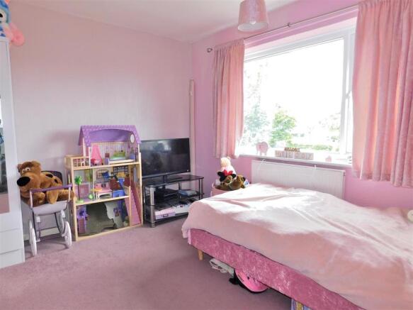 Bedroom 2.JPG