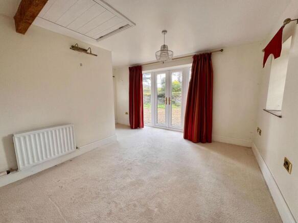 3 bed Detached for sale Image 8