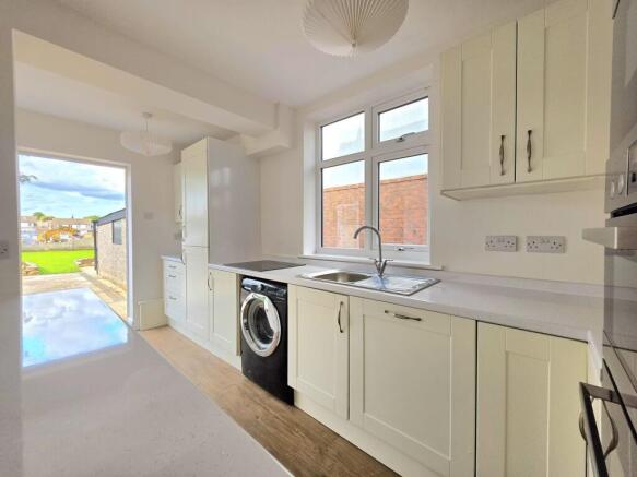 3 bed Semi-Detached for sale Image 5