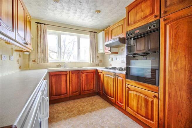 KITCHEN /DINING ROOM