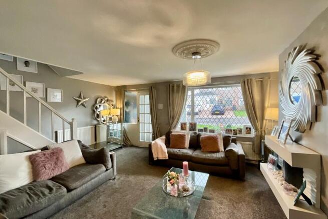 3 bed Semi-Detached for sale Image 4