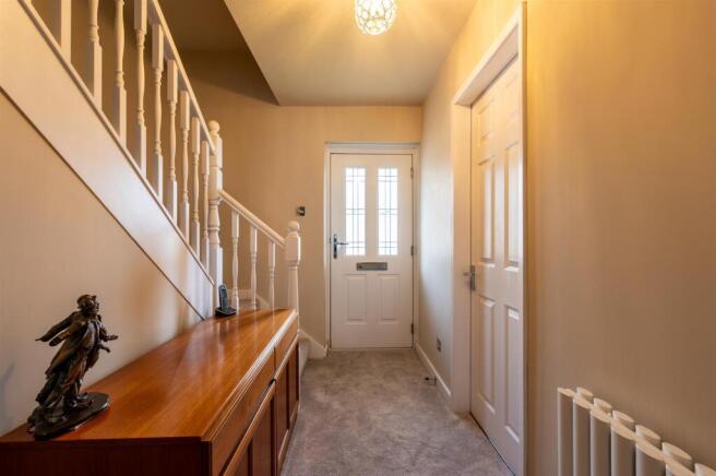 5 bed Detached for sale Image 5