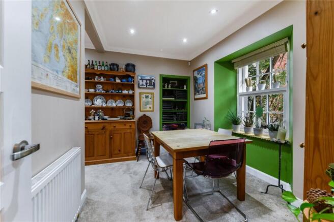 Dining Rm/Bedroom