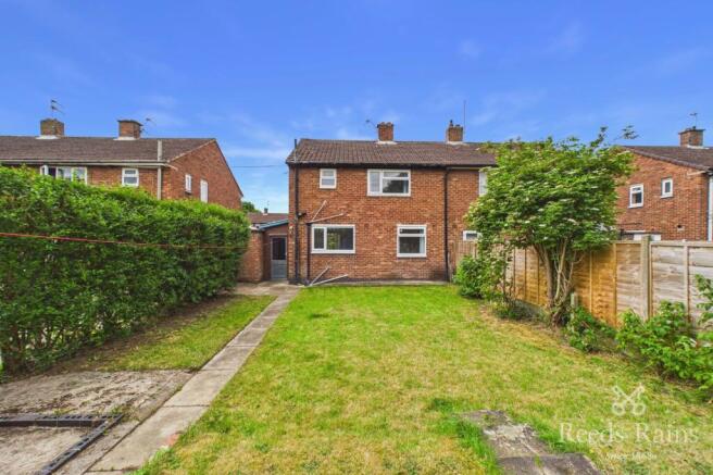 3 bed Semi-Detached to rent Image 6