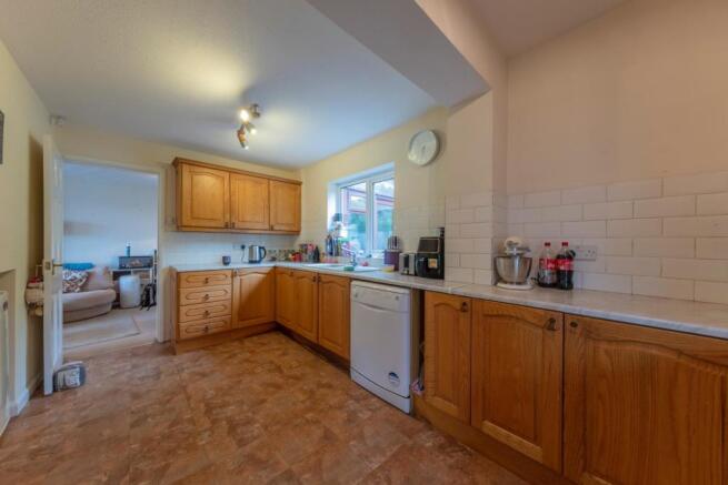 8 Hillside Road-002.JPG