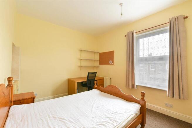 3 bed Terraced to rent Image 7