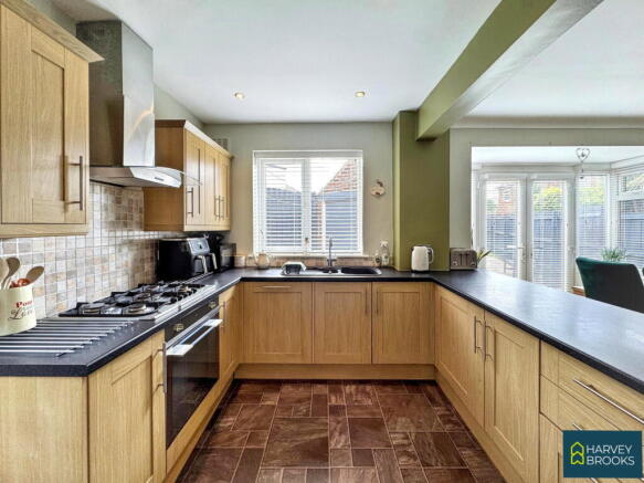 3 bed Semi-Detached for sale Image 6