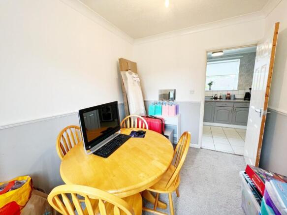 Dining Room pic 2.jpg