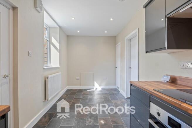3 bed Semi-Detached for sale Image 4
