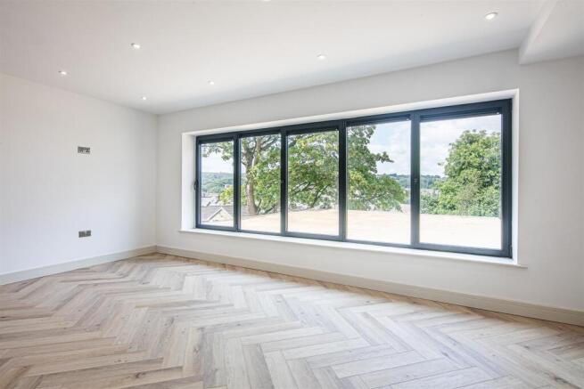 2 bed Apartment for sale Image 5