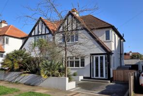 60, Cottesmore Gardens, Leigh-on-sea SS9 2TG