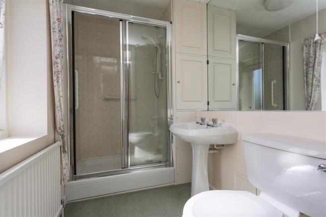 MASTER BEDROOM EN SUITE