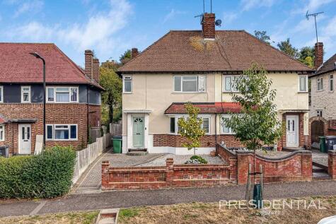 Lawrence Hill, Chingford, E4