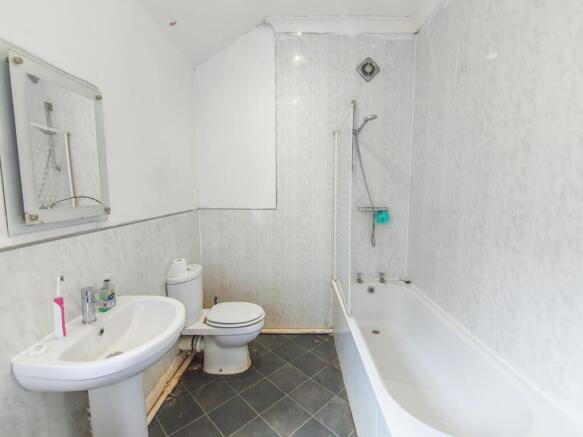 2 bed Terraced for sale Image 8