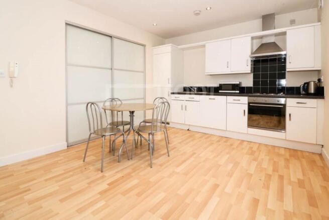 1 bed Apartment to rent Image 11