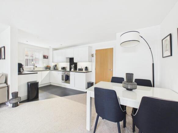 2 bed Apartment for sale Image 10