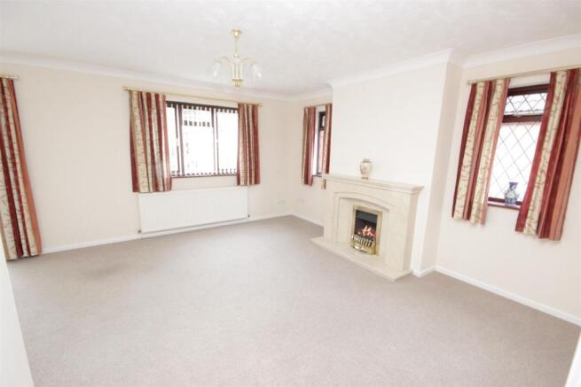 TROUGH LOUNGE/ DINING ROOM