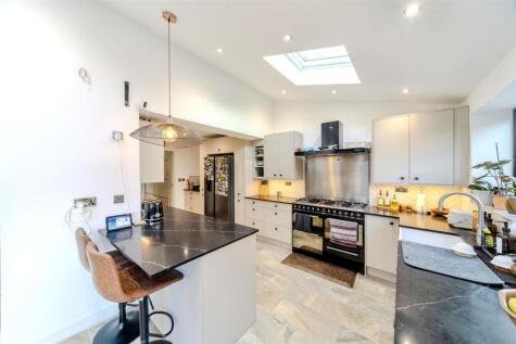 Oxhouse Court, Shenley Brook End, Milton Keynes