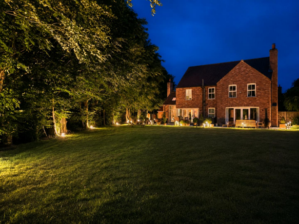 4 bed Detached for sale Image 2