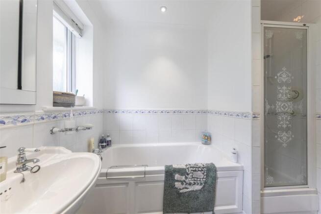 8 Bosley Close-017.JPG