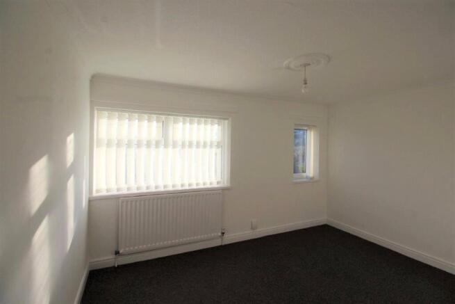 3 bed Terraced to rent Image 5