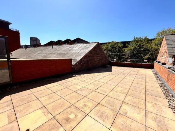 1 bed Apartment to rent Image 10