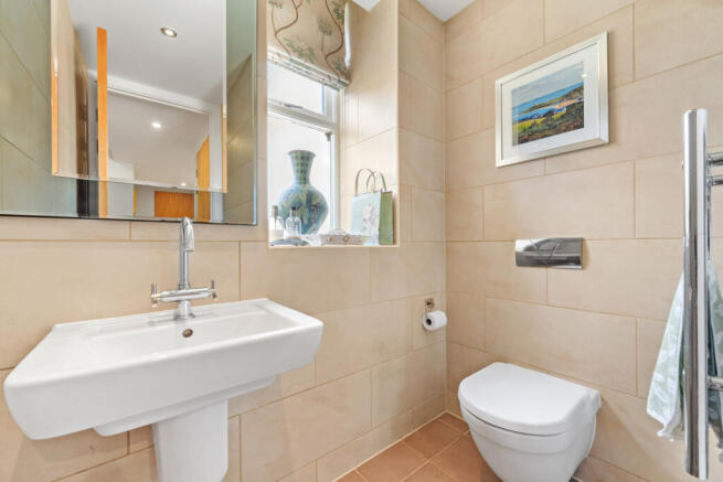 2 bed Apartment for sale Image 11
