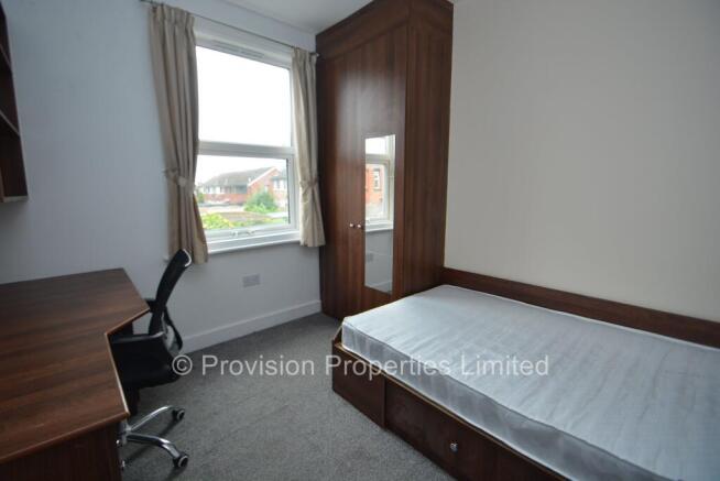 6 bed End of Terrace to rent Image 11