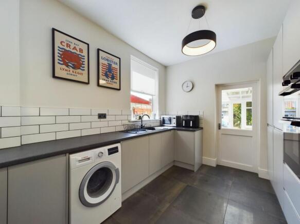 KITCHEN/DINING ROOM