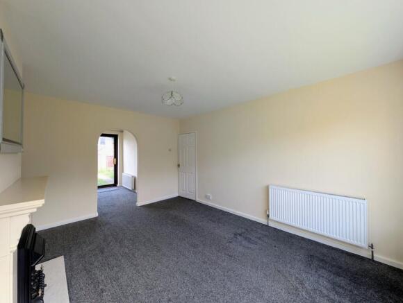 3 bed Semi-Detached to rent Image 7