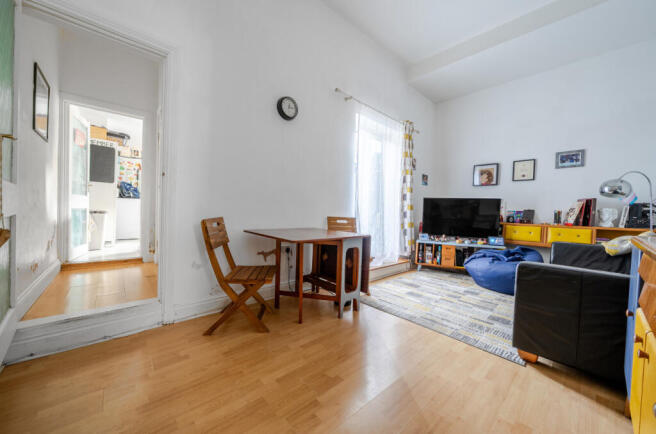 1384619-7-694943b...