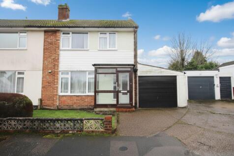 Meadowbrook Close, Kennington, TN24