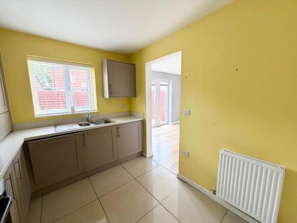 3 bed Semi-Detached for sale Image 5
